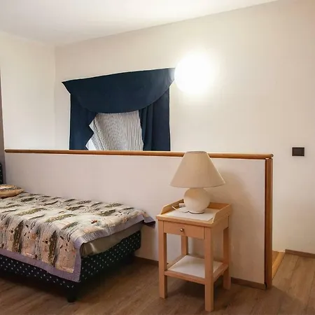 Apartment Loft Near Old Town Gates *