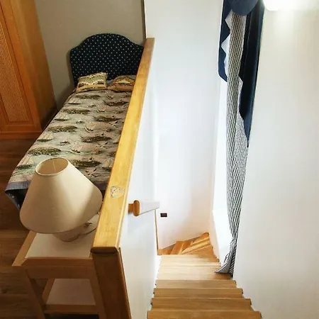 Loft Near Old Town Gates Apartment *